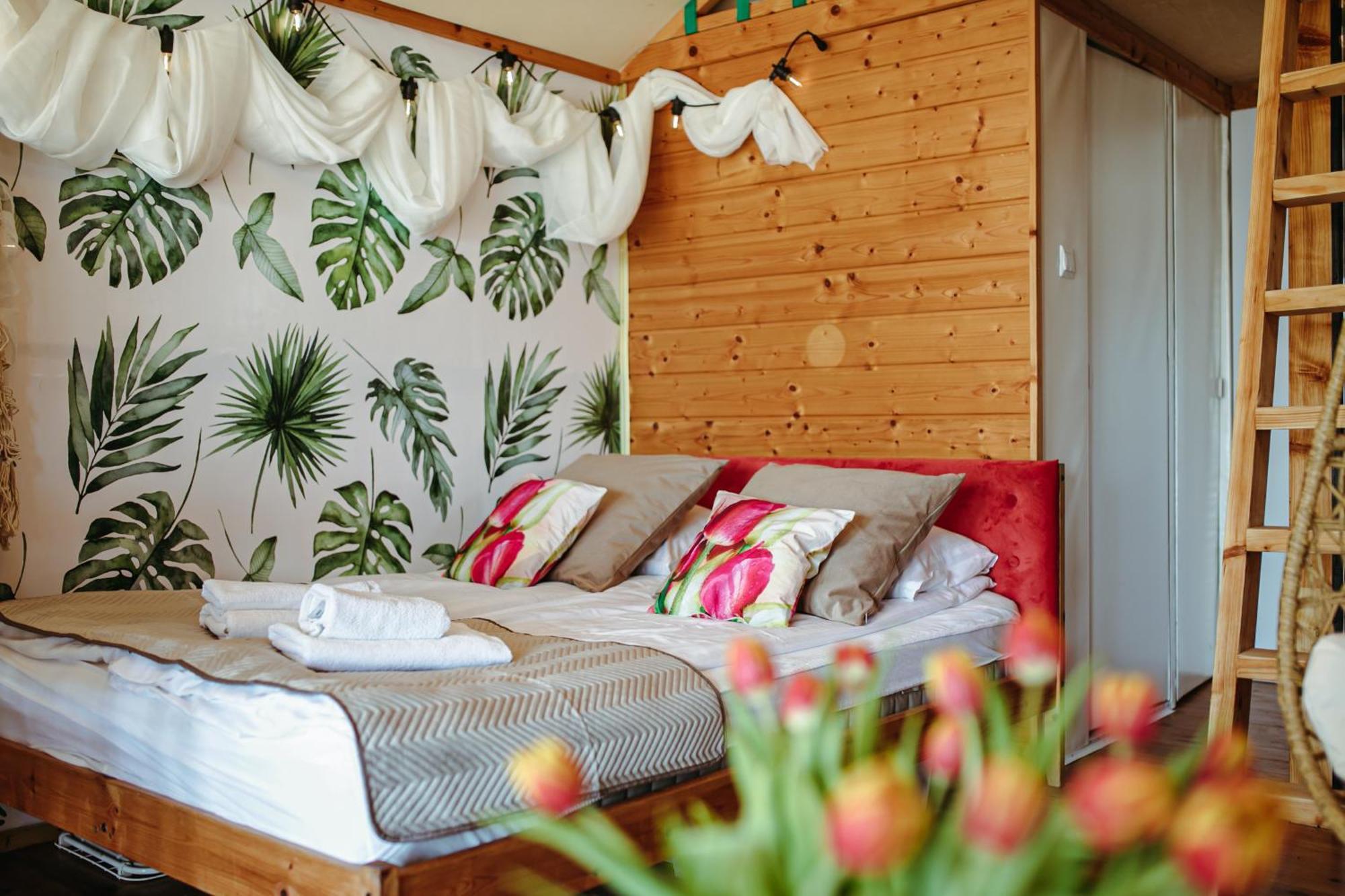Herbals - Tree&lake With Bath, Sauna, Bikes, Motorboat Apartament