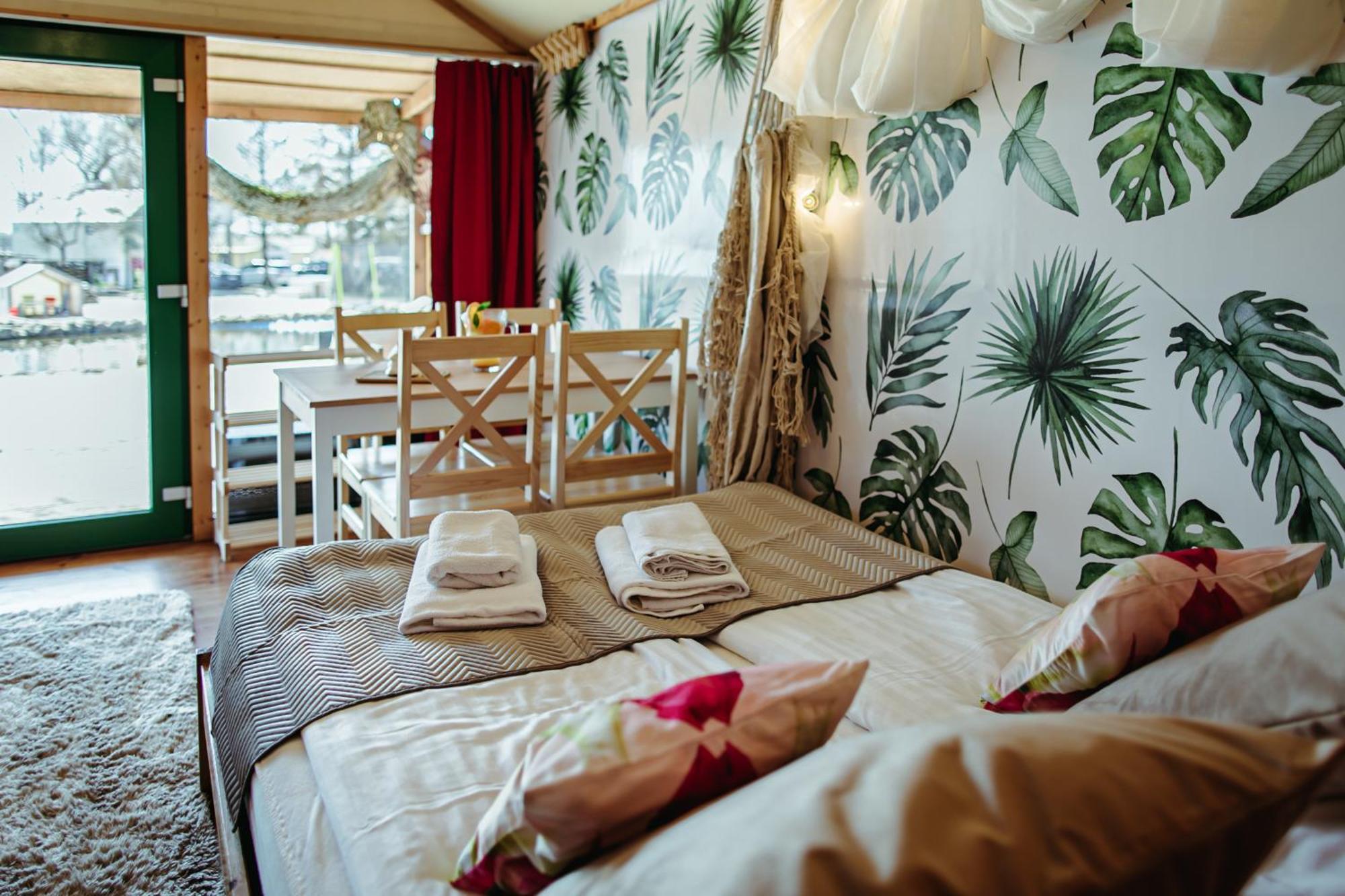 Herbals - Tree&lake With Bath, Sauna, Bikes, Motorboat * Mielno (Koszalin)