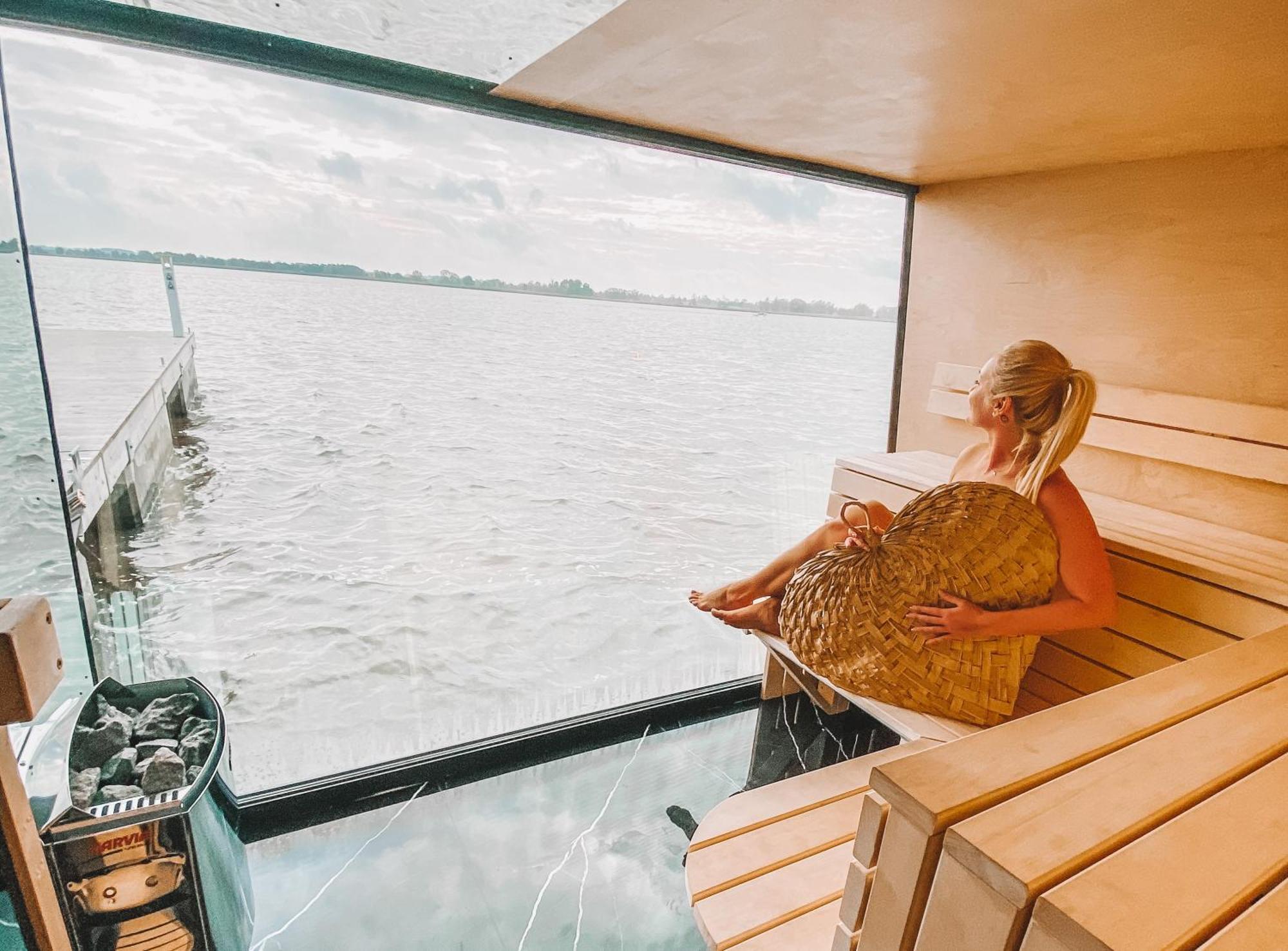 Апартаменти Herbals - Tree&lake With Bath, Sauna, Bikes, Motorboat
